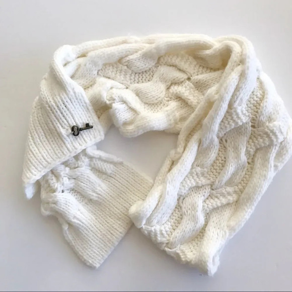 Fossil Winter White Cable Knit Scarf Cozy Warm Cabincore Lodge Ski Bunny Key - Picture 2 of 8